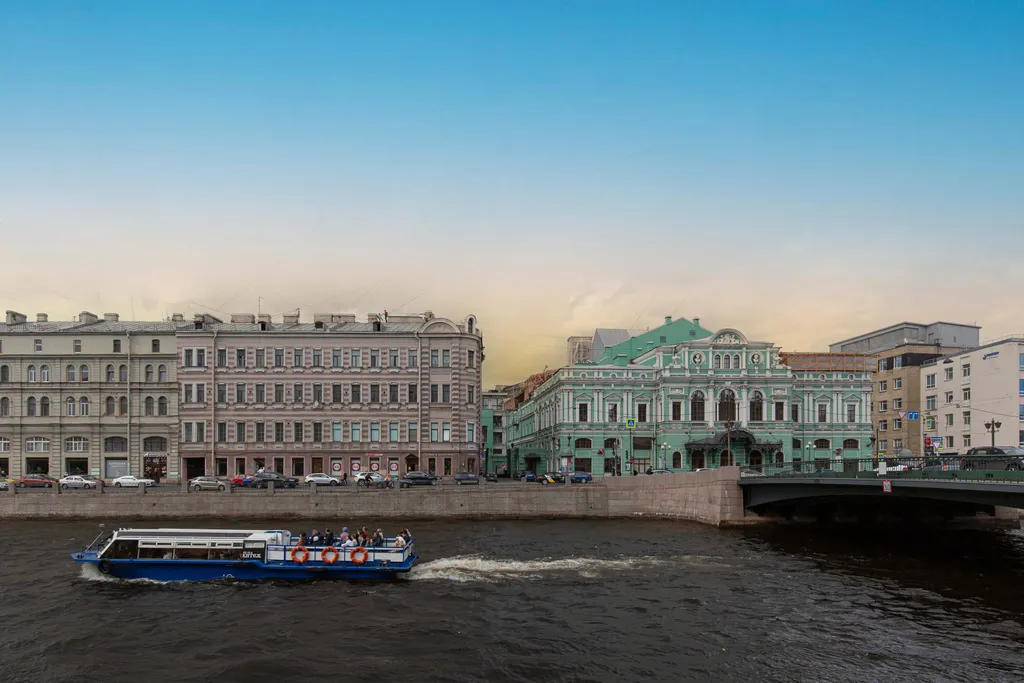 Квартира 4-комнатная Квартира — Санкт-Петербург