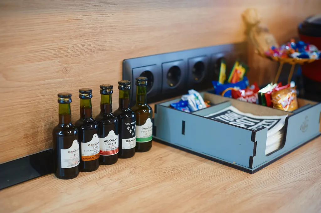 Capybara's style: центр, парящая кровать, тв-алиса, качель