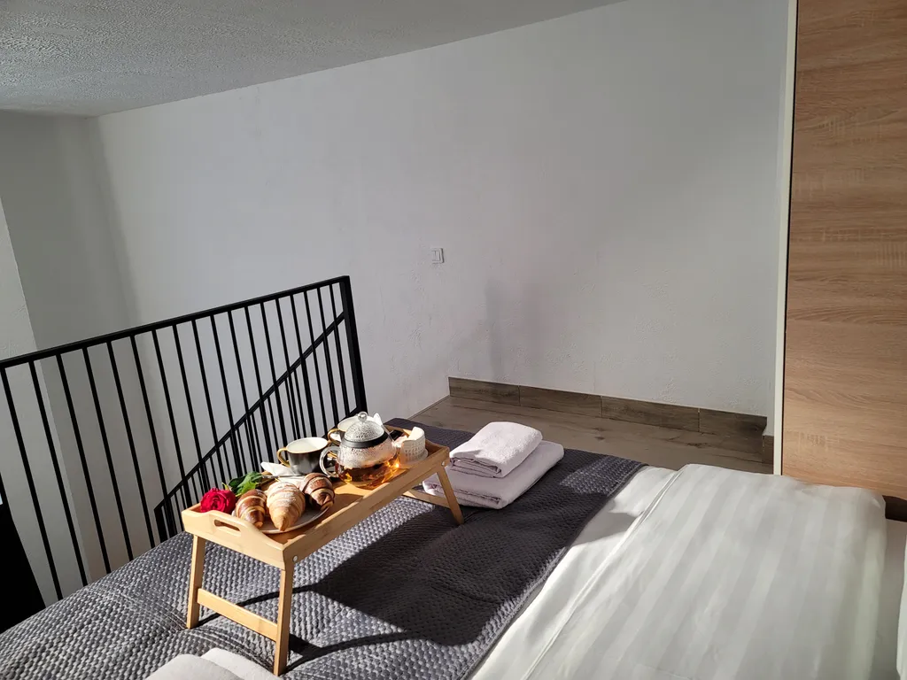 Комфортный двухуровневый апартамент в элитном комплексе