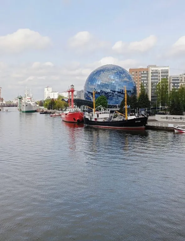 Квартира Квартира Уютная евродвушка с видом на реку Преголя и Планету Океан — Калининград