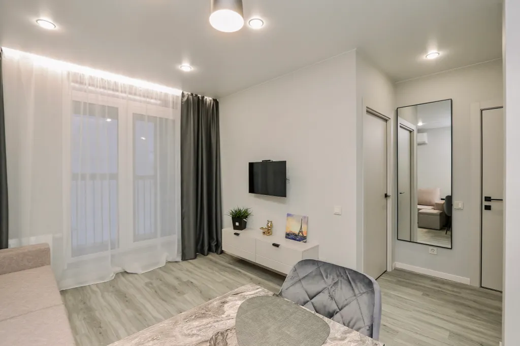 Очаpoвательнaя квaртиpа с пaнopaмным бaлконoм