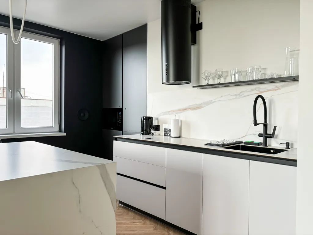 Дизайнерская евродвушка Океан у музея Мирового океана