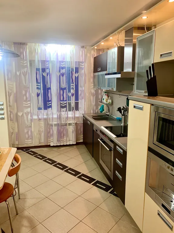 4-комнатная квартира с камином, рядом Центральная площадь