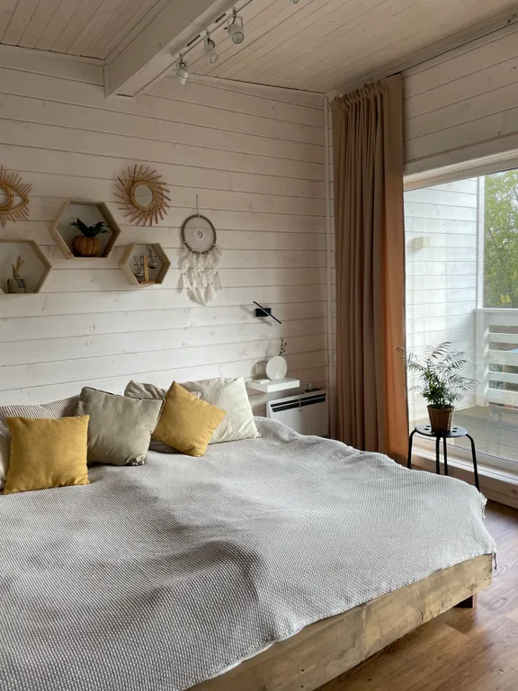 Вилла с банным чаном на берегу водоёма