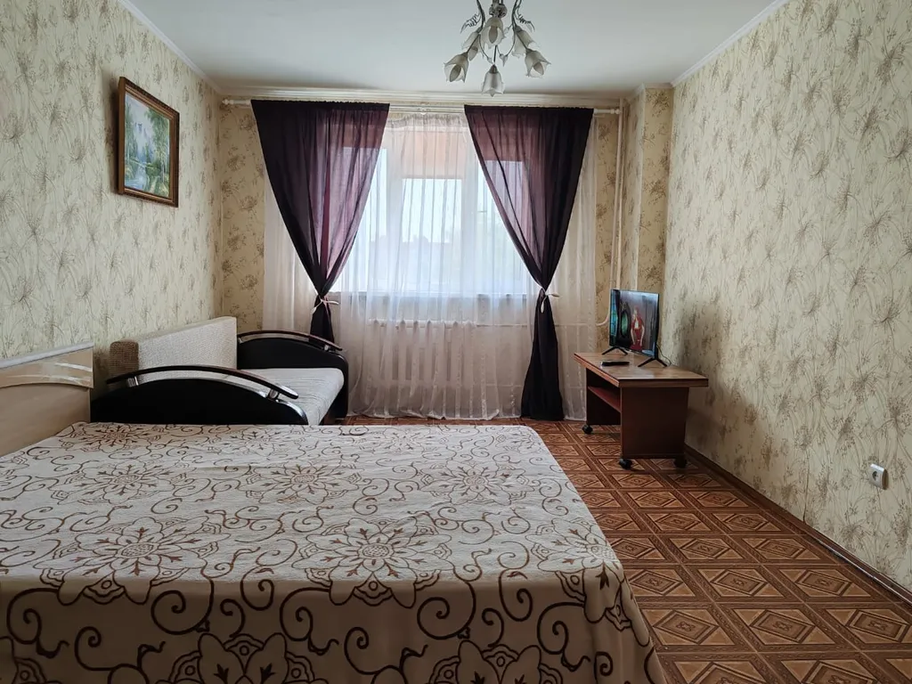 Квартира возле МНТК им. Фёдорова — аренда посуточно в Оренбург