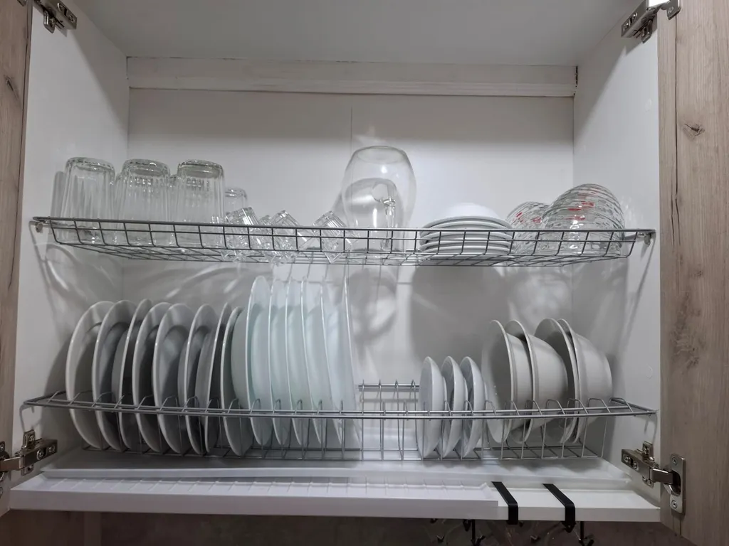 Уютный, комфортный для проживания на берегу озера, в зелени и тишине