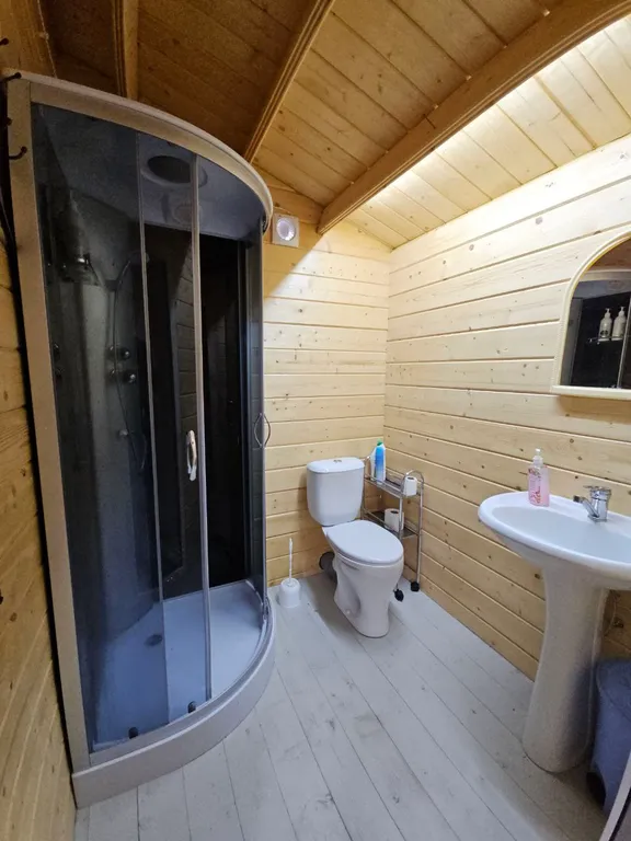 Уютный домик на большом участке с садом