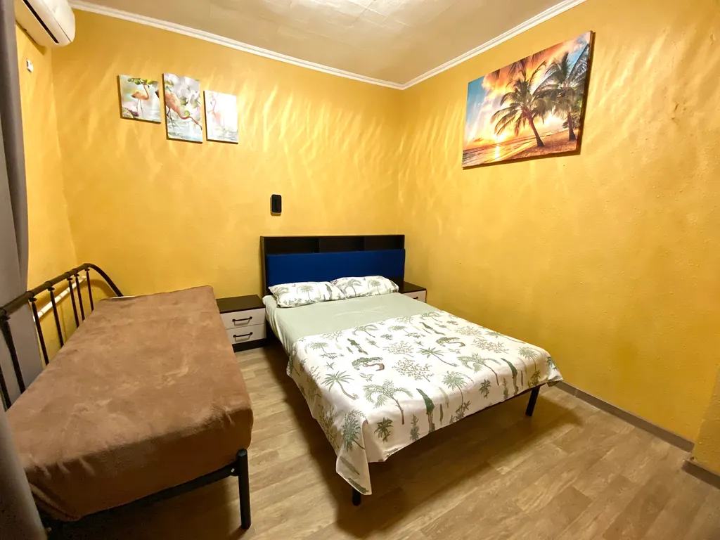 Квартира Квартира Трёхместный номер эконом у моря с бесплатным бассейном — Геленджик