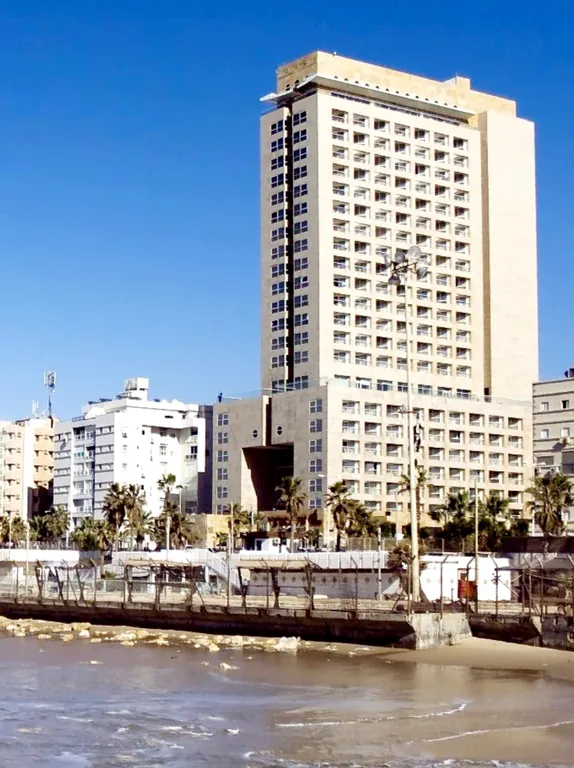 Апартаменты с панорамным видом на море и балконом