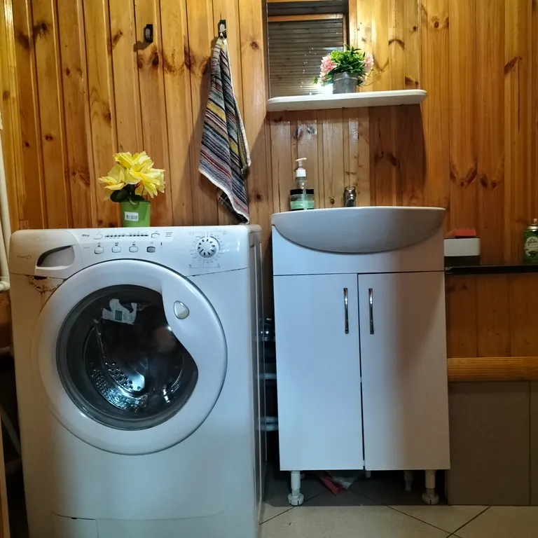 Дом коттедж в черте города