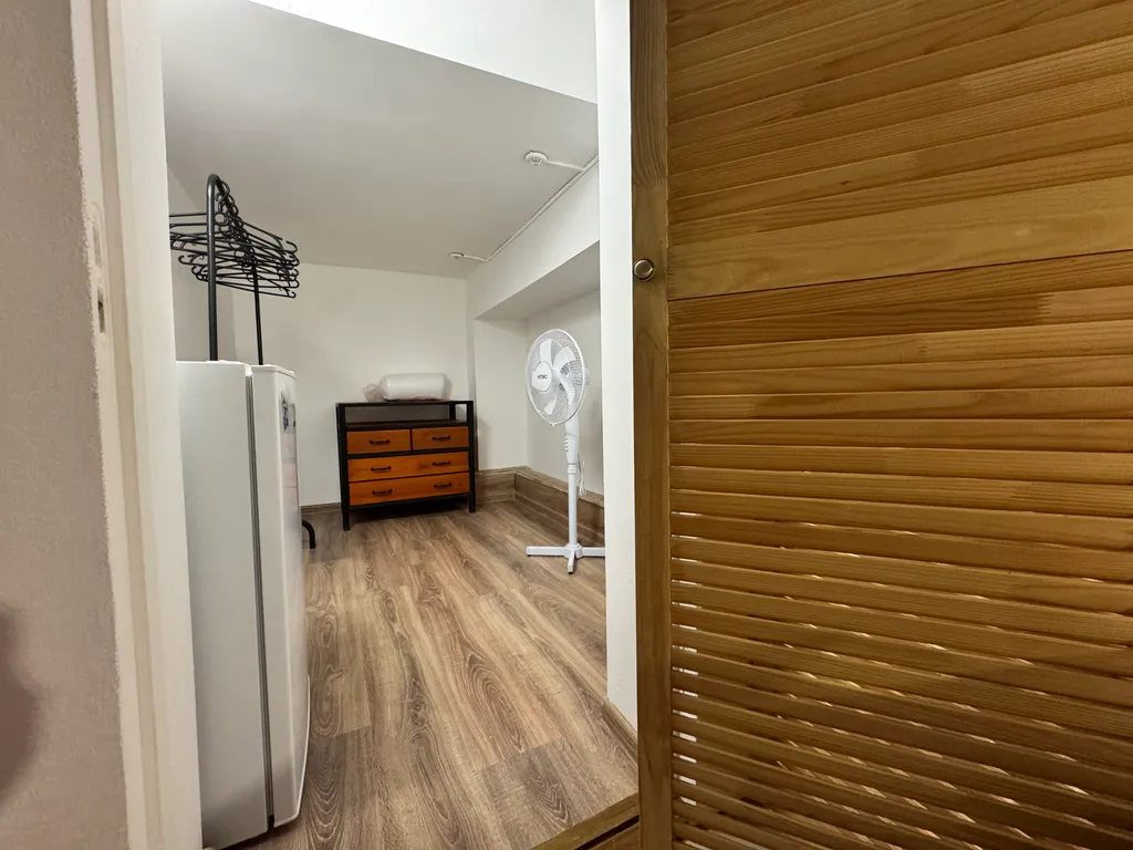 Двухместный номер в Ялте (Санузел и кухня общие)