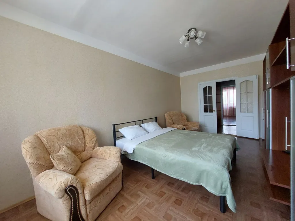 Просторная квартира в оживленном районе — аренда посуточно в Ессентуки