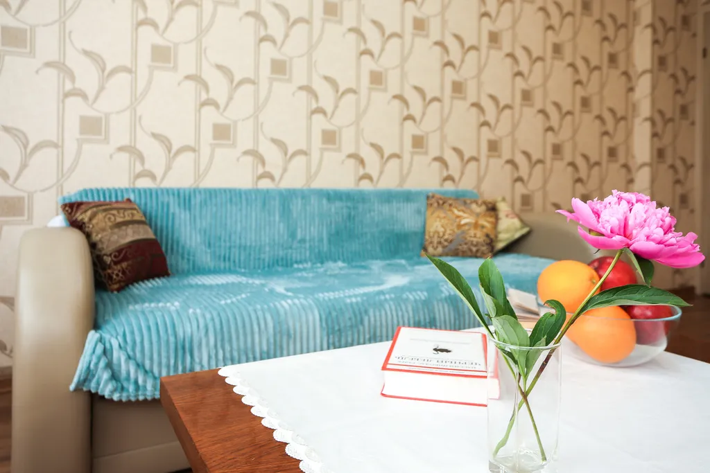 Светлая двухкомнатная квартира в тихом зелёном районе