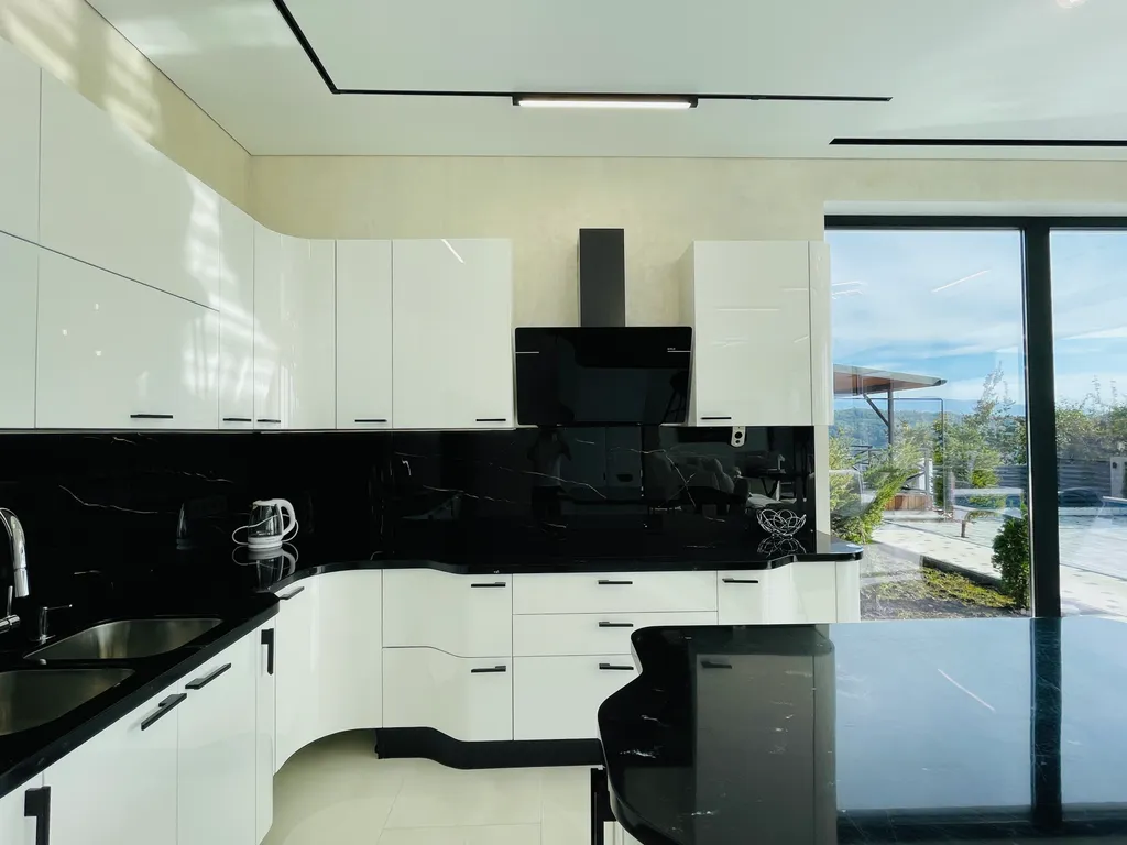 Вилла с бассейном и баней