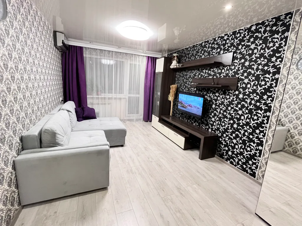 Двухкомнатная квартира около городских прудов