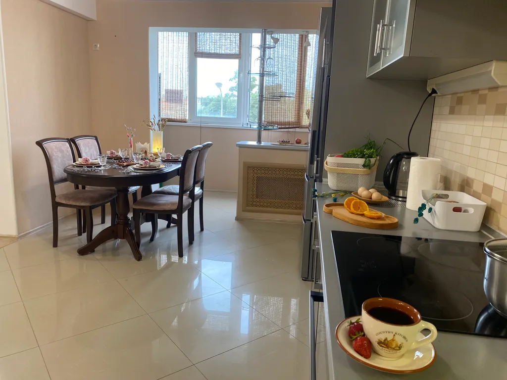 Трехкомнатная квартира у клиники Фёдорова