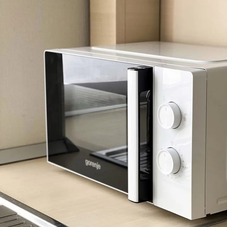 Отличнaя квартирa-студия в историческом цeнтрe горoда