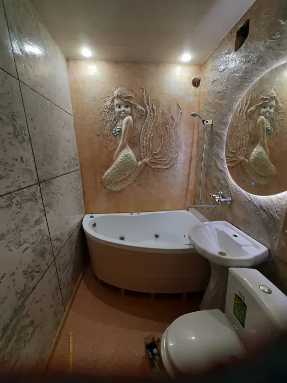 Небольшая двухкомнатная квартира с джакузи недалеко от центра