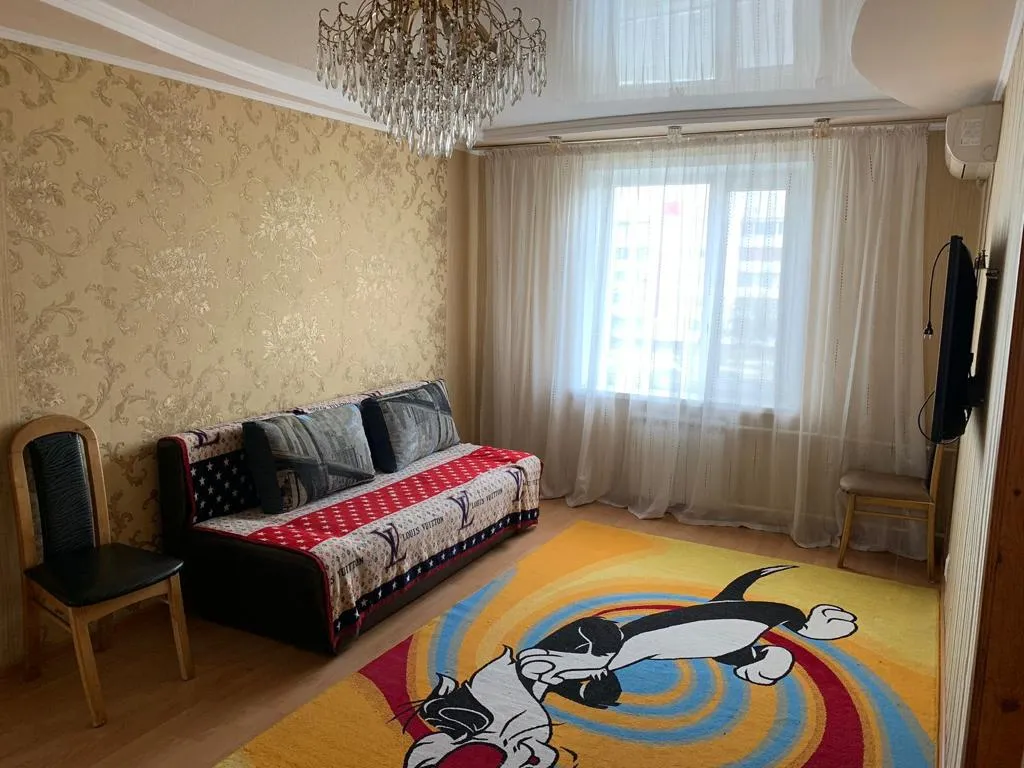 Просторная квартира в центре города — аренда посуточно в Петропавловск