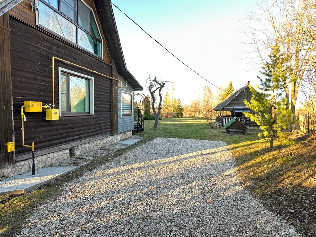 Деревенский снаружи, уютный и современный внутри