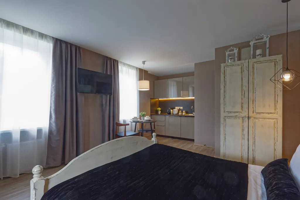 Студия в доме у озера