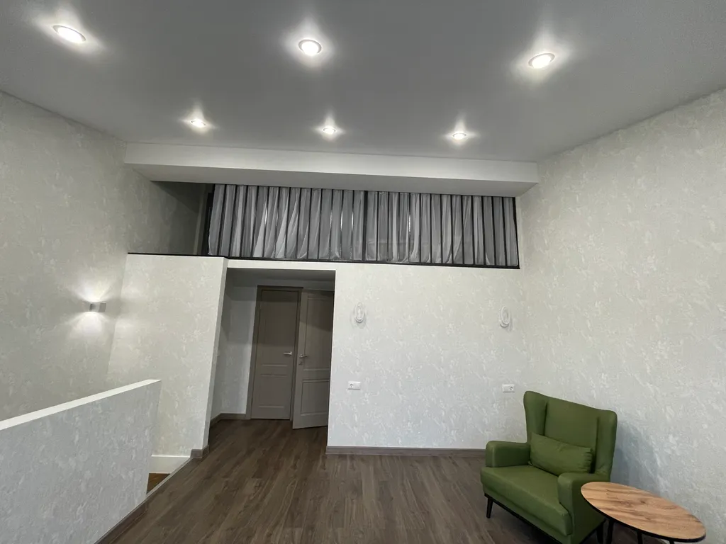 Новая, чистая двухуровневая квартира на берегу реки Волга