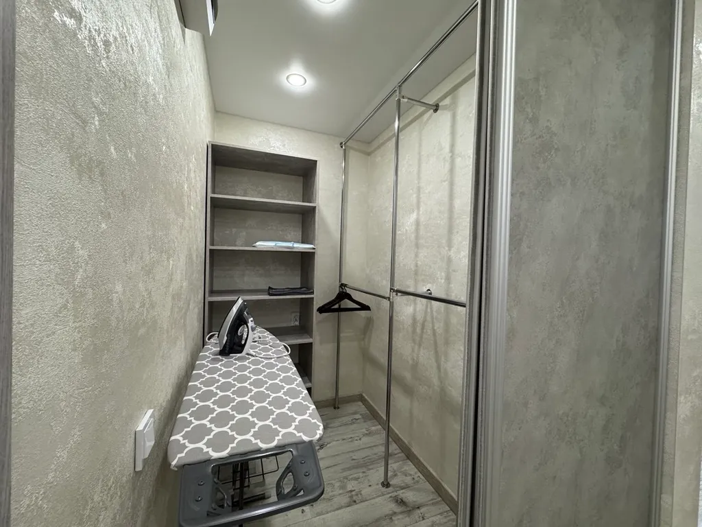 Двухкомнатная квартира с новым ремонтом в центре города