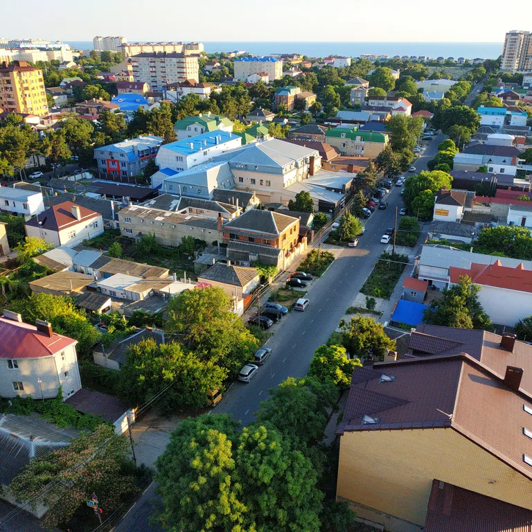 СДАЮ СВОЮ СТУДИЮ В ЦЕНТРЕ АНАПЫ, Выезд до 19:00,Вид на горы,море, 40м²