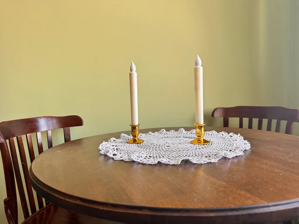 Квартира с зелёной гостиной