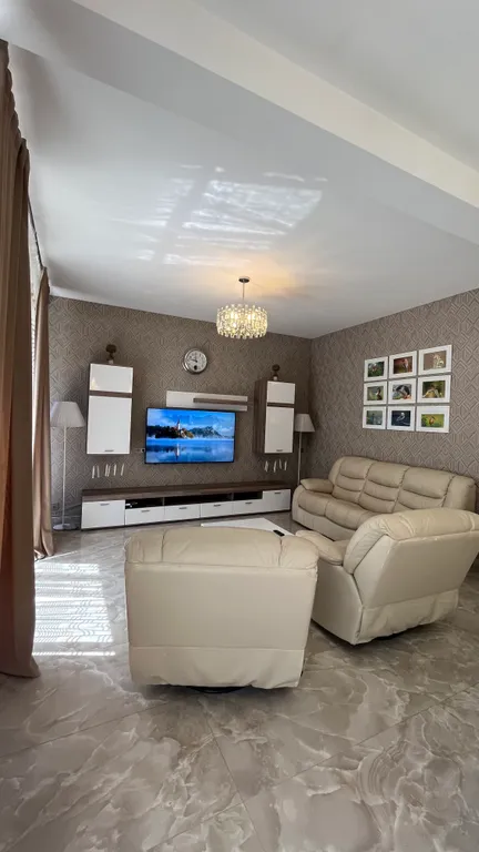 Дом у леса с бассейном