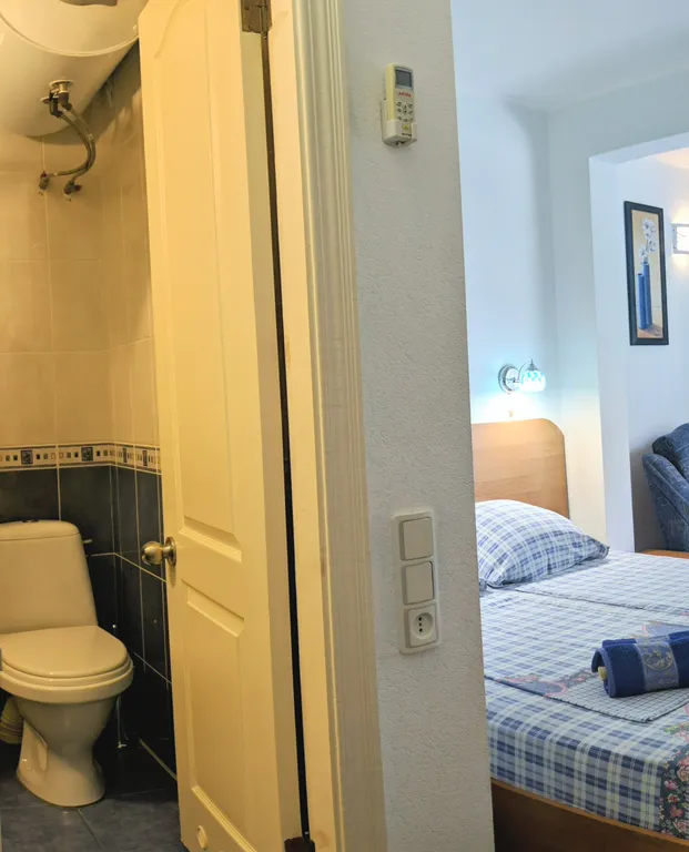 Уютная комната у моря