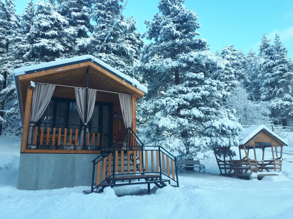 Коттедж Домик-усадьба с панорамным видом на лес и горы — Архыз