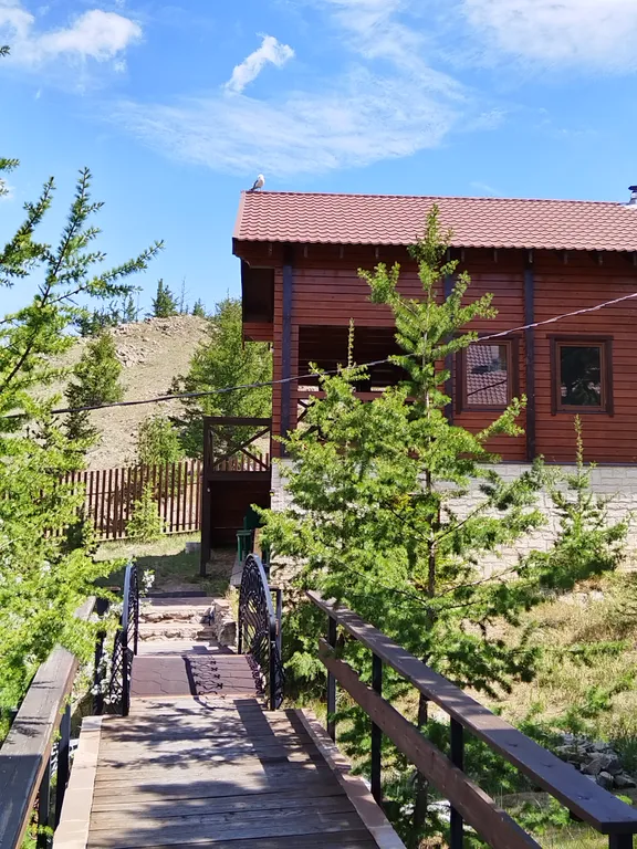 Уютный дом в тёплой бухте Байкала