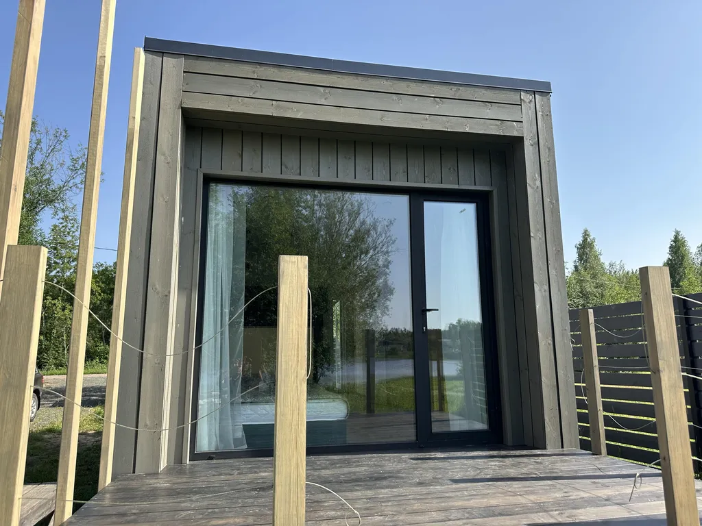 Коттедж Дом на берегу реки у пирса — Сясьстрой