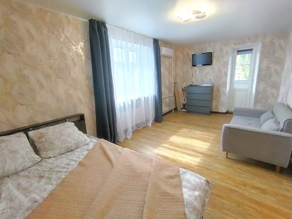 Уютная квартира с новым современным ремонтом — аренда посуточно в Шахты