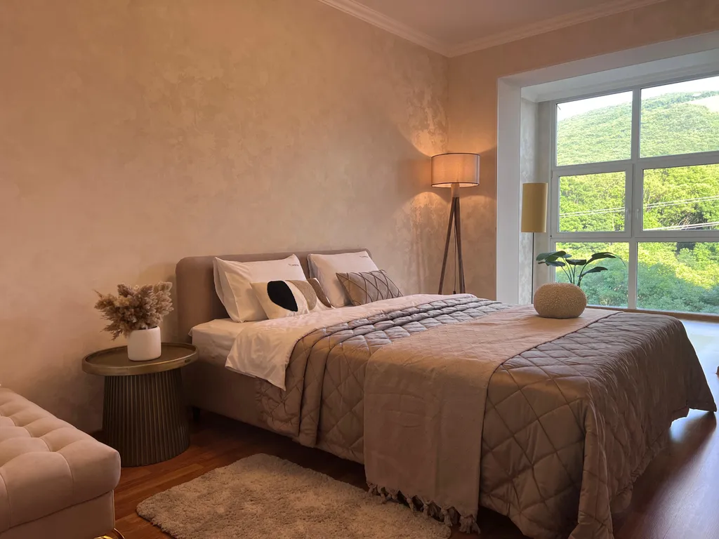 Стильная двухкомнатная квартира с видом на Машук