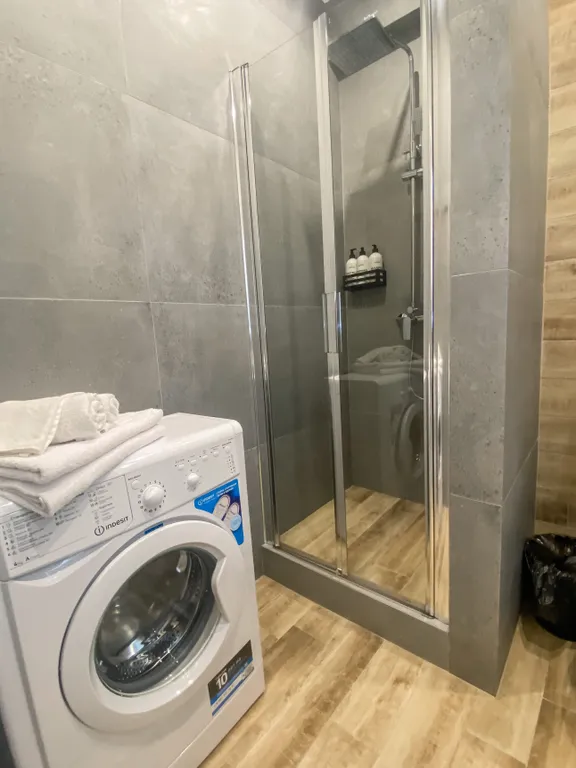 Просторная квартира с балконом вблизи подъемника