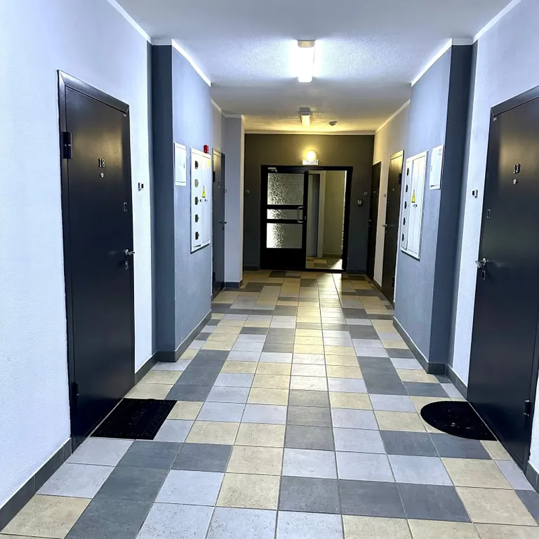 Квартира-студия с новой кроватью и кондиционером