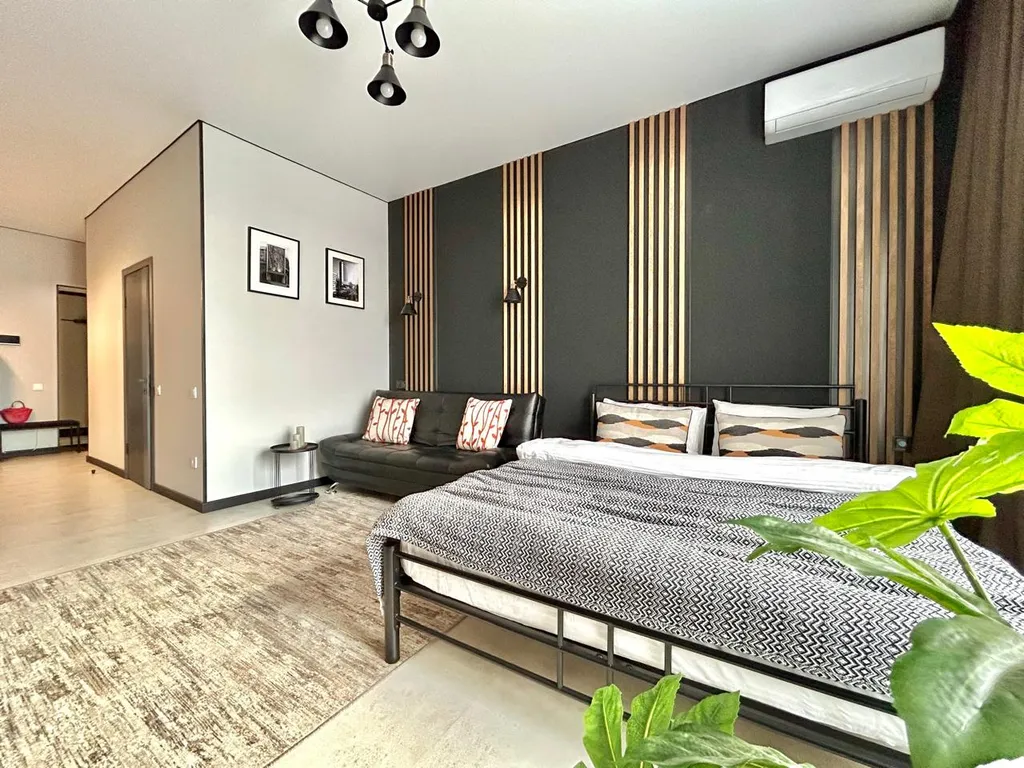 Квартира Стильная студия Urban Loft рядом с Арбатом — аренда посуточно в Алматы