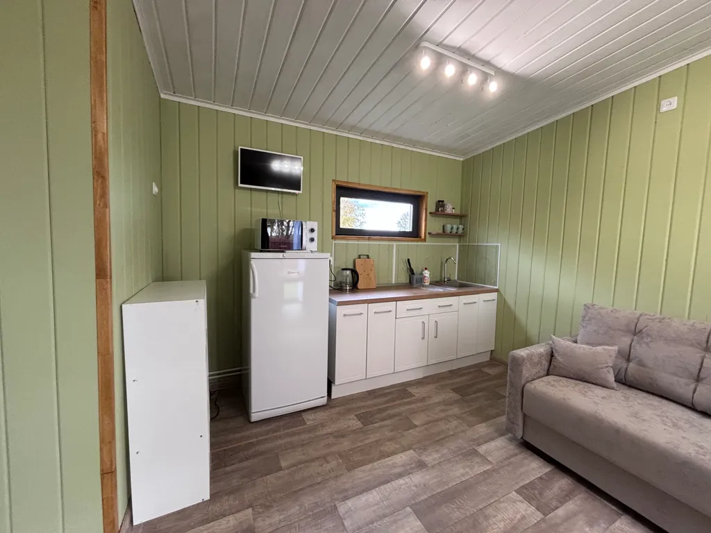 Новый, уютный дом на огороженной территории