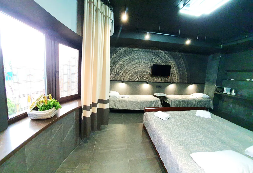 Квартира Четырехместный улучшенный Делюкс "Семейный" — аренда посуточно в Смоленск