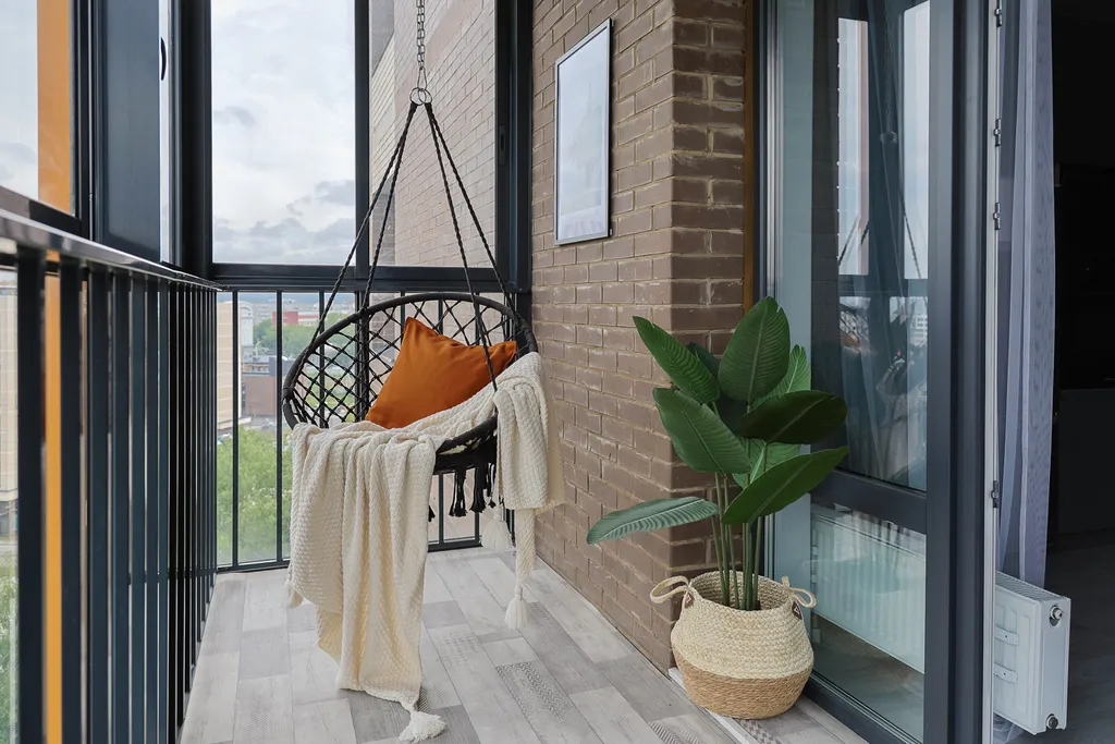 Квартира возле 130 квартала с панорамным балконом