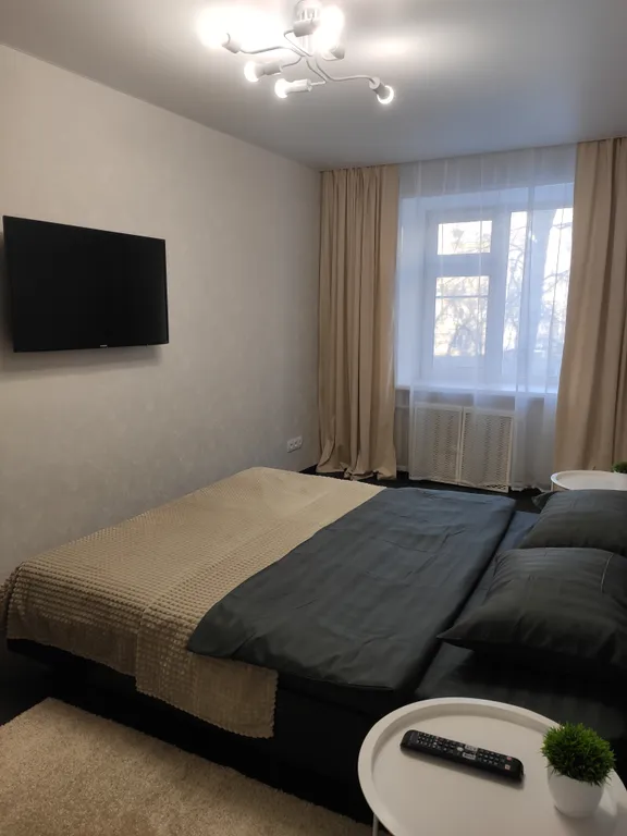 Уютный семейный апартамент в центре, штаб округа набережная, 5 гостей