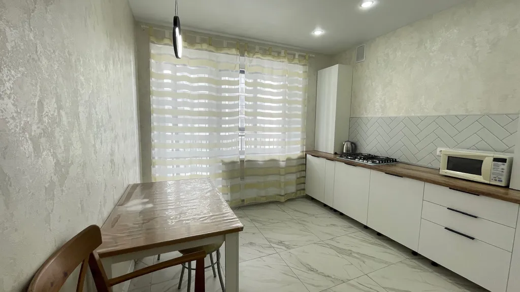 Квартира у озера