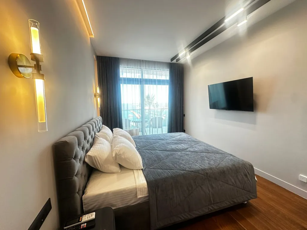 Просторная квартира с видом на море