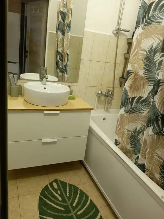 Уютные 2х комнатные апартаменты в новом доме с  видом на карьер "Мир"