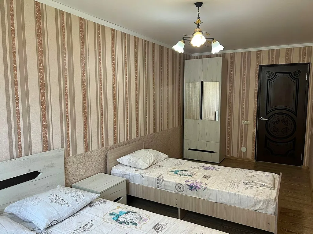 Трёхкомнатная квартира рядом с морем