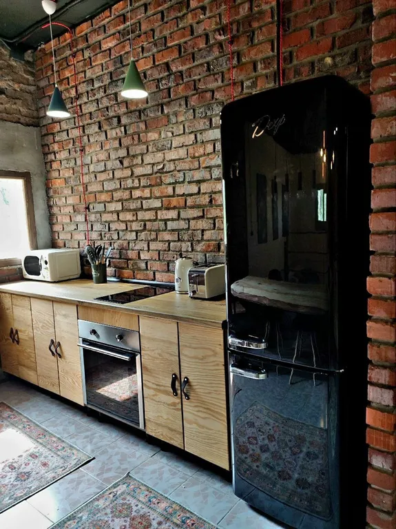 Таунхаус с кинотеатром в стиле лофт. 
3 минуты до Волги. Песчаный пляж