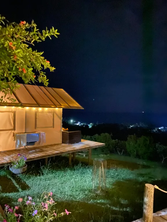 Глэмпинг с видом на море