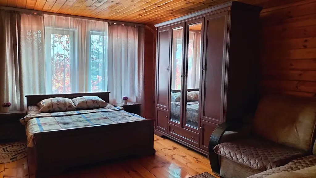 Дом - коттедж У Федота в черте города